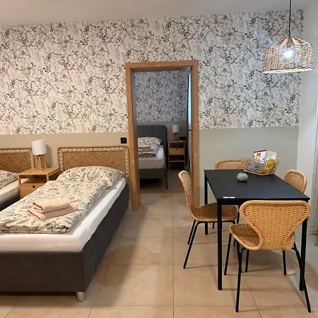 Pensjonat V Zahrade 4*